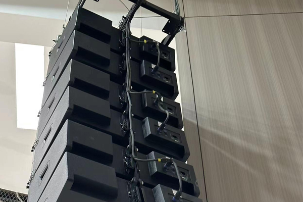 Difference Between Linear Array Speaker Box and Regular Speaker